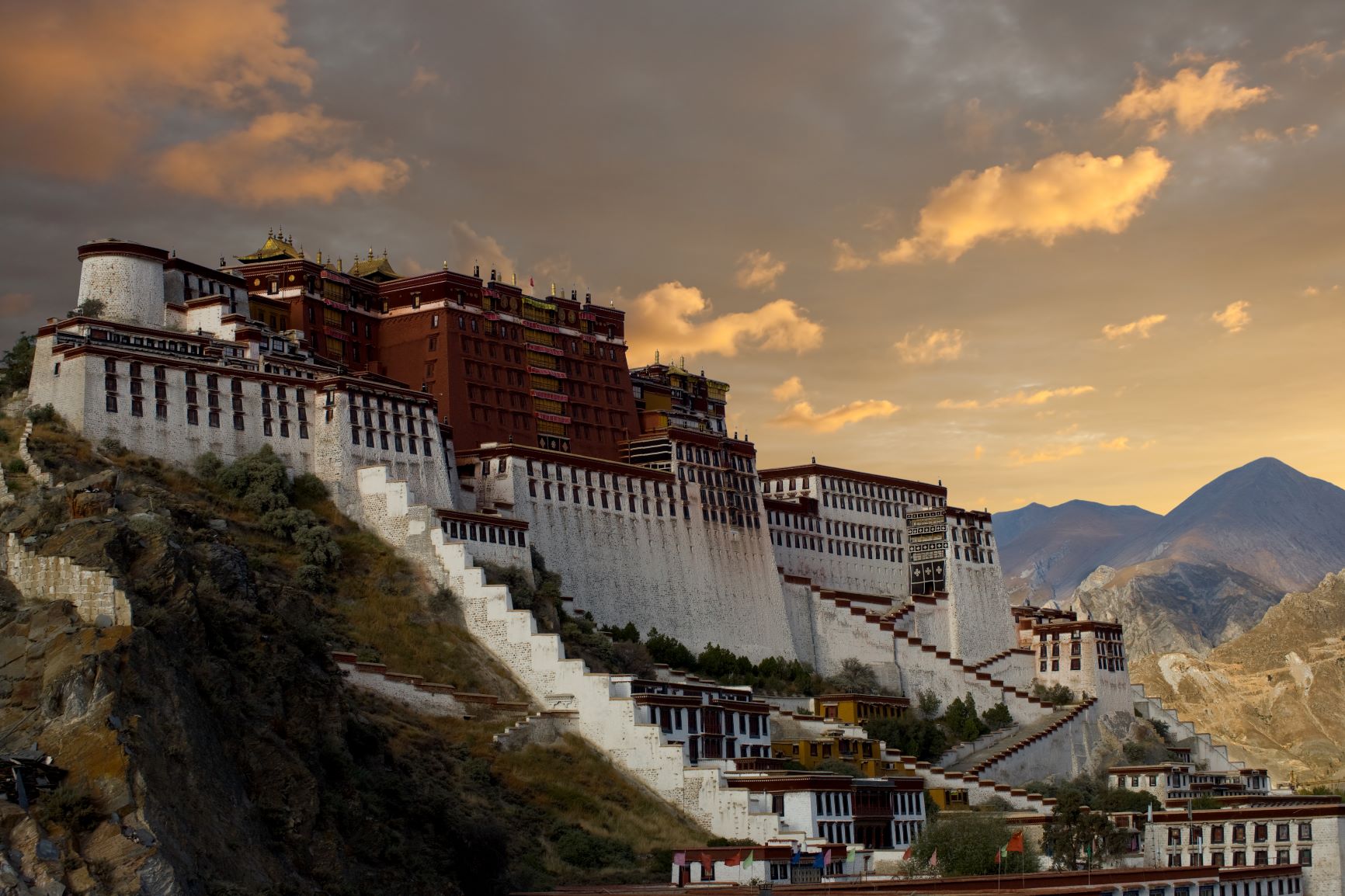 The Golden Circle of Central Tibet (8 days)